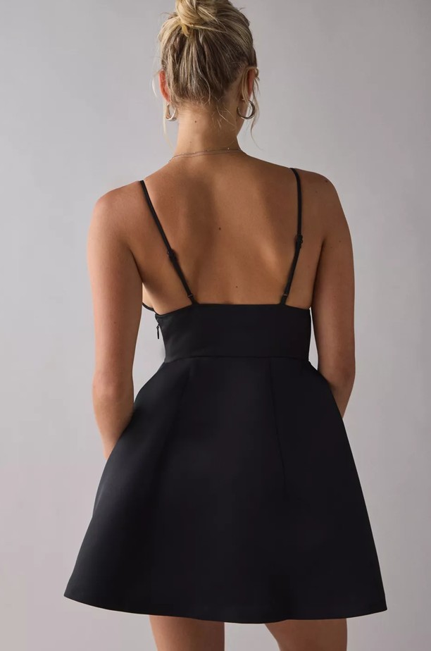 Vestido Negro de saten Talla M . importado